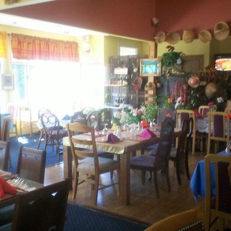 Ubon Thai Victorian Inn&Restaurant Staunton Bagian luar foto