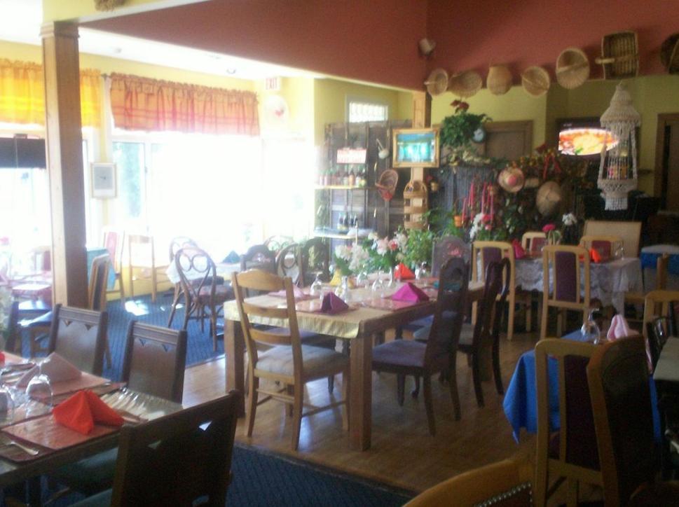Ubon Thai Victorian Inn&Restaurant Staunton Bagian luar foto